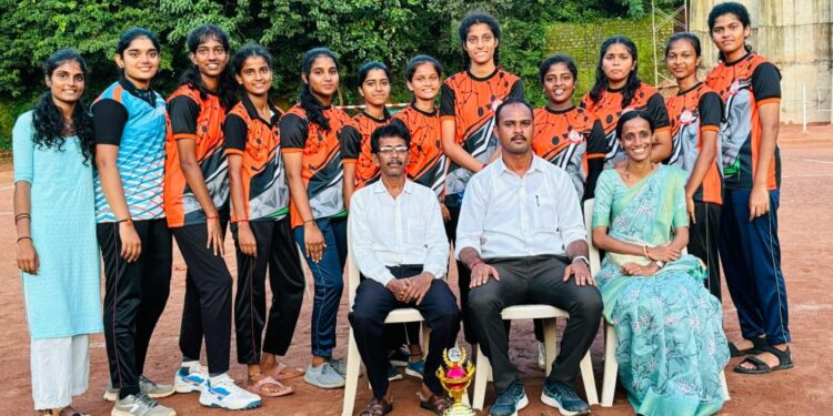 ಜಿಲ್ಲಾ ಮಟ್ಟದ ಪದವಿಪೂರ್ವ ವಿಭಾಗದ ಹ್ಯಾಂಡ್ ಬಾಲ್ ಪಂದ್ಯಾಟ : ವಿಠಲ ಪದವಿಪೂರ್ವ ಕಾಲೇಜಿನ ವಿದ್ಯಾರ್ಥಿನಿಯರಿಗೆ ದ್ವಿತೀಯ ಸ್ಥಾನ