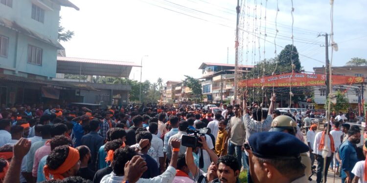 ಹಿಂದೂ ಮುಖಂಡ ಶರಣ್ ಪಂಪ್ವೆಲ್ ಗೆ ಸವಾಲು : ಬಂಟ್ವಾಳದಲ್ಲಿ ಬಿಗುವಿನ ವಾತಾವರಣ!