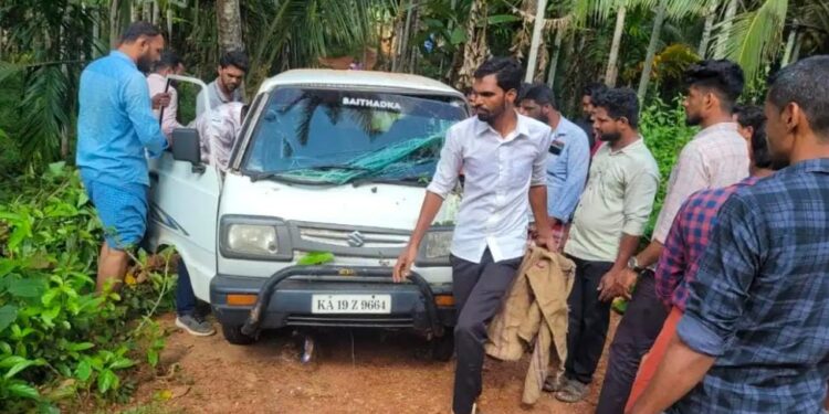 ಪುತ್ತೂರು : ನಿಯಂತ್ರಣ ತಪ್ಪಿ ಚರಂಡಿಗೆ ಉರುಳಿದ ಓಮ್ನಿ ಕಾರು!