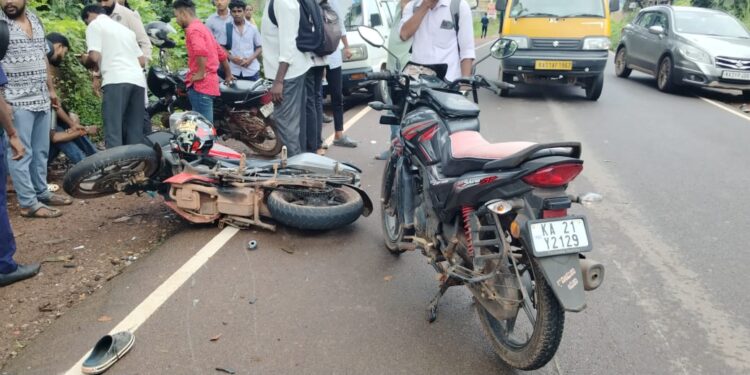 ಪುತ್ತೂರು : ಬೈಕ್ ಗಳ ನಡುವೆ ಡಿಕ್ಕಿ : ಇಬ್ಬರಿಗೆ ಗಾಯ!