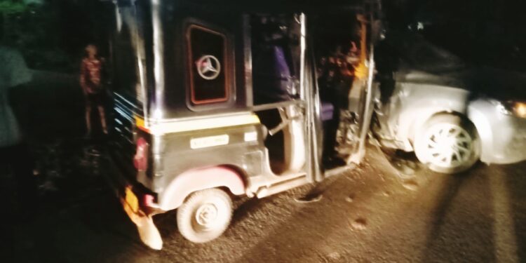 ಪುತ್ತೂರು : ಆಟೋ ರಿಕ್ಷಾ – ಕಾರಿನ ನಡುವೆ ಡಿಕ್ಕಿ : ಆಟೋ ಚಾಲಕನಿಗೆ ಗಾಯ!