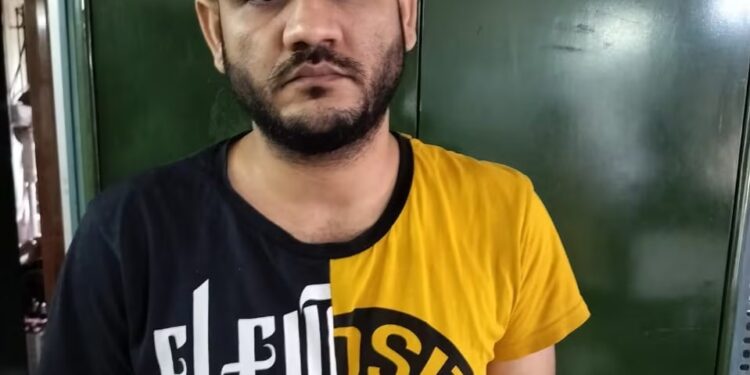 ಇಸ್ಲಾಂಗೆ ಕನ್ವರ್ಟ್ ಆಗುವಂತೆ ವಿದ್ಯಾರ್ಥಿನಿಗೆ ಕಿರುಕುಳ ಆರೋಪ ; ವೈದ್ಯಕೀಯ ವಿದ್ಯಾರ್ಥಿ ಅರೆಸ್ಟ್​!