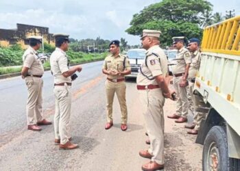 ಬಿ.ಸಿ.ರೋಡ್ : ಕಾರು ಅಪಘಾತವಾದ ಸ್ಥಳ ಪರಿಶೀಲಿಸಿದ ಜಿಲ್ಲಾ ಪೊಲೀಸ್‌ ವರಿಷ್ಠಾಧಿಕಾರಿ!