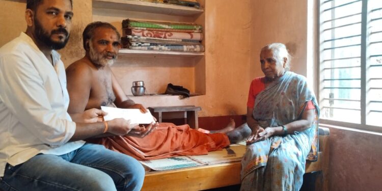 ಪುತ್ತೂರು : ಎಪಿಎನ್ ಕ್ರಿಯೇಷನ್ಸ್ ವತಿಯಿಂದ ಬಡಕುಟುಂಬಗಳಿಗೆ ಸಹಾಯಹಸ್ತ!