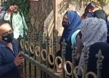 ಉತ್ತಮ ಶಿಕ್ಷಕರ ಪ್ರಶಸ್ತಿಗೂ ತಟ್ಟಿದ ಹಿಜಾಬ್ ವಿವಾದ : ಕುಂದಾಪುರ ಪ್ರಾಂಶುಪಾಲರ ಪ್ರಶಸ್ತಿಗೆ ಆಕ್ಷೇಪ, ತಡೆಹಿಡಿದ ಸರ್ಕಾರ