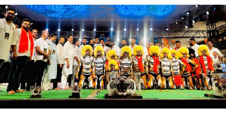 ಕುಡ್ಲದ ಪಿಲಿಪರ್ಬ-2024 : ದ್ವಿತೀಯ ರನ್ನರ್ ಅಪ್ ಪ್ರಶಸ್ತಿ ಮುಡಿಗೇರಿಸಿಕೊಂಡ ‘ಟೀಮ್ ಕಲ್ಲೇಗ ಟೈಗರ್ಸ್ ಪುತ್ತೂರು’