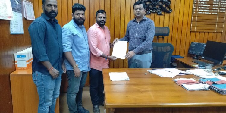 ಹಿಂದೂ ಯುವತಿಯರ ಬಗ್ಗೆ ಅವಹೇಳನಕಾರಿ ಹೇಳಿಕೆ : ಅರಣ್ಯಾಧಿಕಾರಿ ಸಂಜೀವ ಪೂಜಾರಿ ವಿರುದ್ಧ ದೂರು