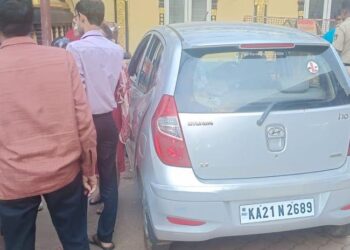 ಪುತ್ತೂರು : ರಸ್ತೆ ಬದಿ ನಿಂತಿದ್ದ ಮಹಿಳೆಗೆ ಕಾರು ಡಿಕ್ಕಿ!