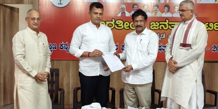 ಬಿಜೆಪಿ ಸಕ್ರಿಯ ಸದಸ್ಯತ್ವ ಅಭಿಯಾನದಲ್ಲಿ ಸಂಸದ ಕ್ಯಾ. ಚೌಟರಿಂದ ಸದಸ್ಯತ್ವ ಮರು ನೋಂದಣಿ