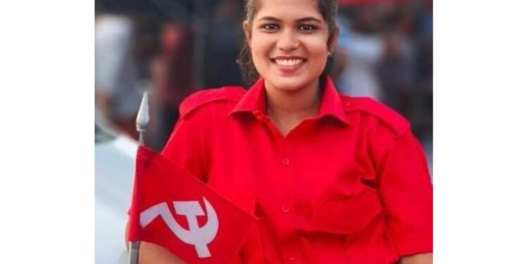 ಹಣ ಪಡೆದು ಉದ್ಯೋಗ ಕೊಡಿಸುವುದಾಗಿ ವಂಚನೆ : ಶಿಕ್ಷಕಿ, ಡಿವೈಎಫ್‌ಐ ಮಾಜಿ ಸದಸ್ಯೆಯ ಬಂಧನ!