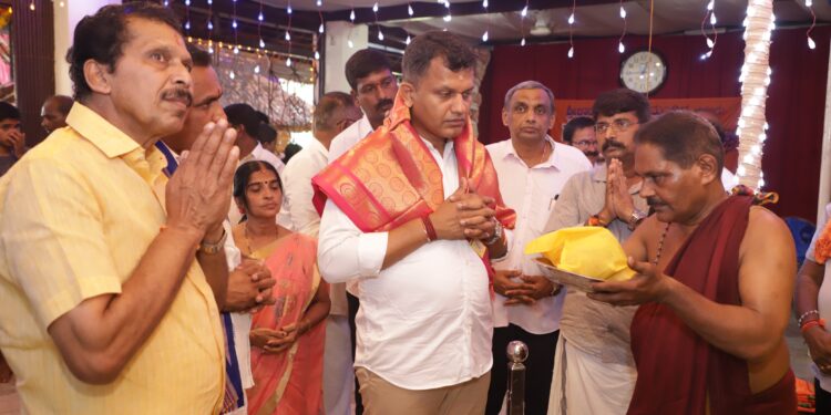 ಪುತ್ತೂರು : ಶ್ರೀ ಶಾರದಾ ಭಜನಾ ಮಂದಿರಕ್ಕೆ ಸಂಸದ ಕ್ಯಾಪ್ಟನ್ ಬ್ರಿಜೇಶ್ ಚೌಟ ಭೇಟಿ