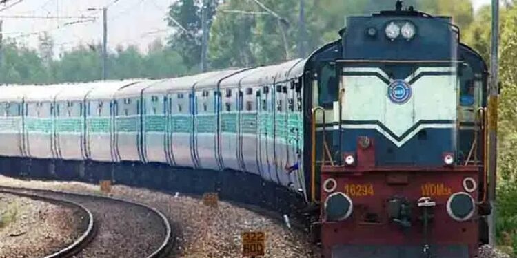 ಬೆಂಗಳೂರು ಎಸ್​ಎಂವಿಟಿ ಕಾರವಾರ, ಯಶವಂತಪುರ ಮಂಗಳೂರು ಮಧ್ಯೆ ವಿಶೇಷ ರೈಲು ; ವೇಳಾಪಟ್ಟಿ ಇಲ್ಲಿದೆ