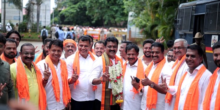 (ಅ.26) ನಾಳೆ ಪುತ್ತೂರಿಗೆ ವಿಧಾನ ಪರಿಷತ್ ಸದಸ್ಯ ಕಿಶೋರ್ ಕುಮಾರ್ ಪುತ್ತೂರು : ಸಾರ್ವಜನಿಕ ಅಭಿನಂದನಾ ಕಾರ್ಯಕ್ರಮ