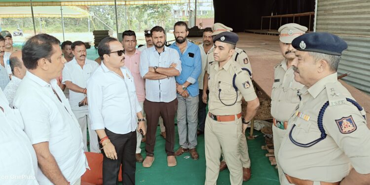 ಅಶೋಕ ಜನಮನ ಕಾರ್ಯಕ್ರಮದಲ್ಲಿ ಸಿಎಂ, ಡಿಸಿಎಂ ಭಾಗಿ : ಕೊಂಬೆಟ್ಟು ಕ್ರೀಡಾಂಗಣ ಪರಿಶೀಲಿಸಿದ ದ.ಕ. ಜಿಲ್ಲಾ ಎಸ್.ಪಿ.