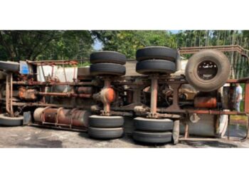 ಜಾಲ್ಸೂರು ಸಮೀಪ ಟ್ಯಾಂಕರ್ ಪಲ್ಟಿ : ಡೀಸೆಲ್‌ ಸೋರಿಕೆ