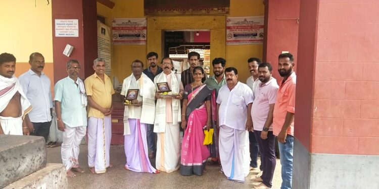 ಜಿಲ್ಲಾ ರಾಜ್ಯೋತ್ಸವ ಪ್ರಶಸ್ತಿ ಪುರಸ್ಕ್ರತರಾದ ಗೋಪಾಲ ಜೋಗಿ ಹಾಗೂ ದೈವ ನರ್ತಕರಾದ ಶ್ರೀ ಶೇಖರ ಪರವ ರಿಗೆ ಸನ್ಮಾನ
