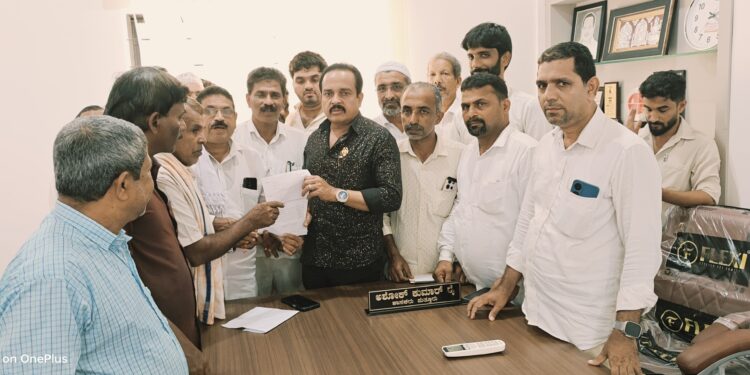 ಈಶ್ವರಮಂಗಲ: ಪ್ರವಾದಿ ನಿಂದನಾತ್ಮಕ ಭಿತ್ತಿಪತ್ರ :ಪ್ರಕರಣ ಸಮಾಜಘಾತುಕ ಶಕ್ತಿಗಳನ್ನು ಮಟ್ಟ ಹಾಕಿ: ಪೊಲೀಸ್ ಇಲಾಖೆಗೆ ಶಾಸಕರ ಸೂಚನೆ