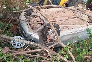 ಚಾಲಕನ ನಿಯಂತ್ರಣ ತಪ್ಪಿ ಕಾರು ಪಲ್ಟಿ…!!!