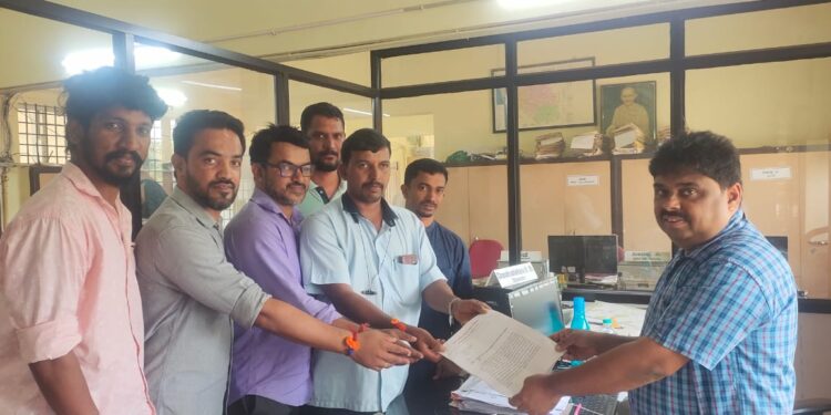 ಚೆಲ್ಯಡ್ಕ ಸೇತುವೆಯಲ್ಲಿ ಬಸ್ ಸಂಚಾರಕ್ಕೆ ಅವಕಾಶ ನೀಡುವಂತೆ ಸಹಾಯಕ ಆಯುಕ್ತರಿಗೆ ಮನವಿ :ದ.5ರೊಳಗೆ ಪರಿಹಾರ ಸಿಗದಿದ್ದರೆ ಹೋರಾಟ..!!