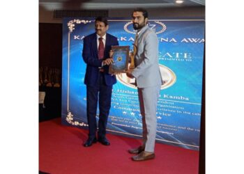 ಇನ್ಸ್ಪೇರೇಶನ್ ಅವಾರ್ಡ್ ಮತ್ತು ಸಮ್ಮಿಟ್ಸ್ ಸಂಸ್ಥೆಯಿಂದ ಇಶಾಮ್ ವೀರಕಂಬ ರಿಗೆ ಕರ್ನಾಟಕ ರತ್ನ ಅವಾರ್ಡ್‌