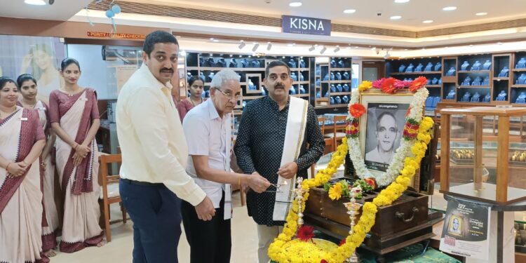 ಪುತ್ತೂರು: ಮುಳಿಯ ಜ್ಯುವೆಲ್ಸ್ ಸಂಸ್ಥಾಪಕರ ದಿನದ ಅಂಗವಾಗಿ ಪ್ರತಿ ಗ್ರಾಂ ಚಿನ್ನದಲ್ಲಿ 50ರೂ ಸಾಮಾಜಿಕ ಉದ್ದೇಶಗಳಿಗೆ ಬಳಕೆ