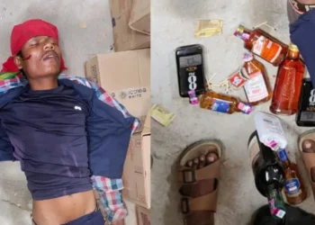 ಬಾರ್​​ಗೆ ಕಳ್ಳತನ ಮಾಡಲು ಹೋಗಿ ಕಂಠಪೂರ್ತಿ ಕುಡಿದು ಅಲ್ಲೇ ಮಲಗಿದ ಕಳ್ಳ