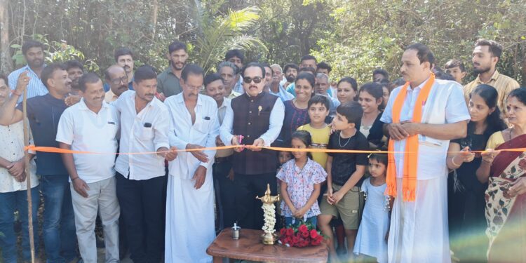 ಪಡ್ಡಾಯೂರು – ಪಟ್ಟೆ ಕಾಂಕ್ರೀಟ್ ರಸ್ತೆ ಉದ್ಘಾಟಿಸಿದ ಶಾಸಕ ಅಶೋಕ್ ರೈ ..!!