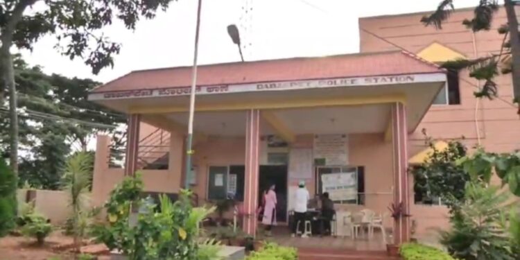 ಮ್ಯಾಟ್ರಿಮೋನಿಯಲ್ಲಿ ಪರಿಚಯ, ಮದುವೆಯಾಗುವುದಾಗಿ ನಂಬಿಸಿ ಮಹಿಳಾ ಕಾನ್ಸ್ಟೇಬಲ್ಗೆ 18 ಲಕ್ಷ ರೂ. ವಂಚನೆ…!!!!