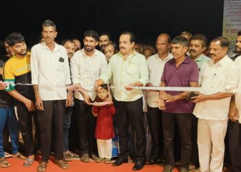 ರೆಂಜದಲ್ಲಿ ನೂತನ ರಿಕ್ಷಾ ತಂಗುದಾನ ಉದ್ಘಾಟನೆ : ಆಟೋ ಚಾಲಕರು, ಸ್ವಚ್ಚತಾ ಕಾರ್ಮಿಕರು ಸಮಾಜದ ಎರಡು ಕಣ್ಣು ಇದ್ದಂತೆ: ಅಶೋಕ್ ರೈ