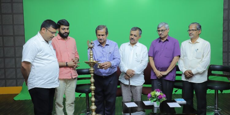 ಪುತ್ತೂರು: ವಿವೇಕಾನಂದ ಮಹಾವಿದ್ಯಾಲಯದಲ್ಲಿ ದ್ವಾರಕಾ ಪ್ರತಿಷ್ಠಾನ ವತಿಯಿಂದ ಸರಣಿ ಕಾರ್ಯಕ್ರಮ “ಜೀವನ ಸಾರ ಸಂಗ್ರಹ”ದ ಉದ್ಘಾಟನೆ