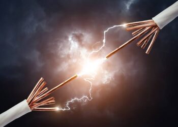 ಅಲ್ಯೂಮಿನಿಯಂ ದೋಟಿಗೆ ವಿದ್ಯುತ್‌ ಸ್ಪರ್ಶ ಕಾರ್ಮಿಕ ಮೃತ್ಯು..!!