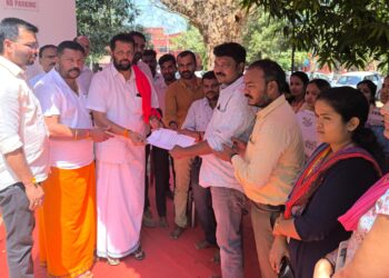 ಗ್ರಾಮ ಆಡಳಿತ ಅಧಿಕಾರಿಗಳ ಮುಷ್ಕರ: ಬಿಜೆಪಿ ನಿಯೋಗ ಭೇಟಿ..!!!