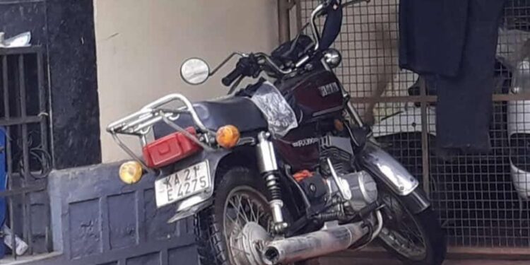 ಪುತ್ತೂರು : ಗ್ಯಾರೇಜಿನಿಂದ ಬೈಕ್ ಕಳವು : ಪ್ರಕರಣ ದಾಖಲು..!!!