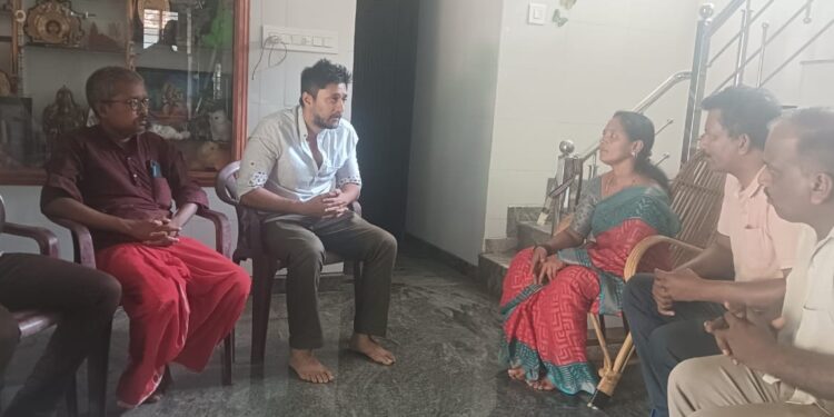 ಸೌಜನ್ಯ ನ್ಯಾಯಕ್ಕಾಗಿ ಹೋರಾಟ ನಡೆಸುತ್ತೇನೆ – ಸೌಜನ್ಯ ಮನೆಗೆ ಭೇಟಿ ನೀಡಿದ ಚಲನಚಿತ್ರ ನಟ ಚೇತನ್ ಅಹಿಂಸಾ ..!!!