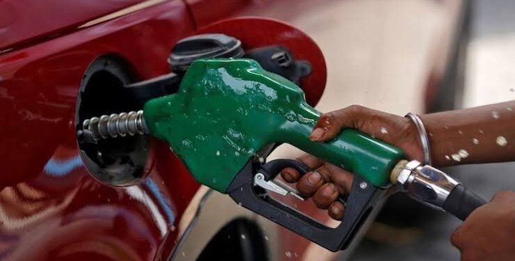 ರಾಜ್ಯದಲ್ಲಿ ಡೀಸೆಲ್ ದರ ಏರಿಕೆ; ಇಂದು ಮಧ್ಯರಾತ್ರಿಯಿಂದಲೇ ನೂತನ ದರ ಅನ್ವಯ..!!