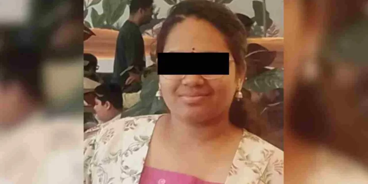 ಪರೀಕ್ಷೆ ಭಯ, 5ನೇ ಮಹಡಿಯಿಂದ ಜಿಗಿದು ದಂತ ವೈದ್ಯಕೀಯ ವಿದ್ಯಾರ್ಥಿನಿ ಆತ್ಮಹತ್ಯೆ..!!