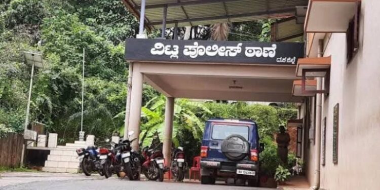 ವಿಟ್ಲ: ಅಹಿತಕರ ಘಟನೆಗಳ ನಿಯಂತ್ರಿಸುವ ಹಿನ್ನಲೆ: ರೌಡಿಶೀಟರ್ ಗಳ ಮನೆಗೆ ಭೇಟಿ ಪರಿಶೀಲನೆ..!!!