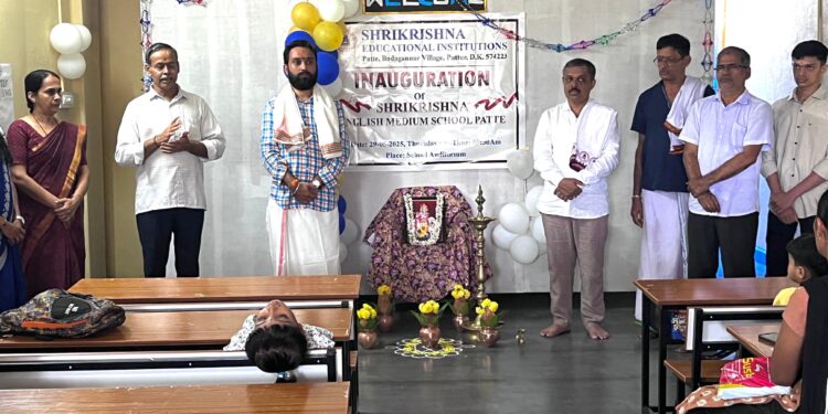 ಶ್ರೀ ಕೃಷ್ಣ ವಿದ್ಯಾ ಸಂಸ್ಥೆಗಳು ಪಟ್ಟೆ ಮಾತೃ ಸಂಸ್ಥೆ ದ್ವಾರಕ ಪ್ರತಿಷ್ಠಾನ (ರಿ.) ಪುತ್ತೂರು ಶ್ರೀಕೃಷ್ಣ ಆಂಗ್ಲ ಮಾಧ್ಯಮ ಶಾಲೆಯ ಉದ್ಘಾಟನಾ ಸಮಾರಂಭ ಮತ್ತು ಶಾಲಾ ಪ್ರಾರಂಭೋತ್ಸವ..!!!