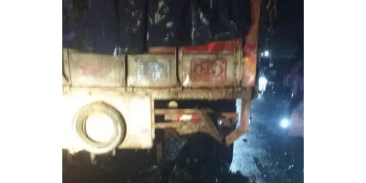 ವಿಟ್ಲ: ಲಾರಿಗೆ ಡಿಕ್ಕಿ ಹೊಡೆದ ಬೈಕ್ : ಇಬ್ಬರು ಗಂಭೀರ : ಮಂಗಳೂರು ಆಸ್ಪತ್ರೆಗೆ ದಾಖಲು..!!!