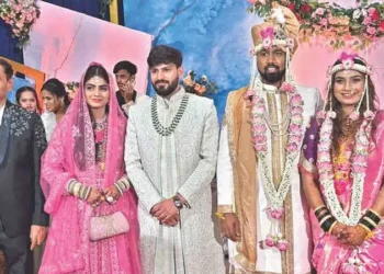 ಮಳೆಯಿಂದ ಅಡ್ಡಿ – ಒಂದೇ ವೇದಿಕೆಯಲ್ಲಿ ನೆರವೇರಿತು ಹಿಂದೂ-ಮುಸ್ಲಿಂ ಜೋಡಿಯ ವಿವಾಹ..!!