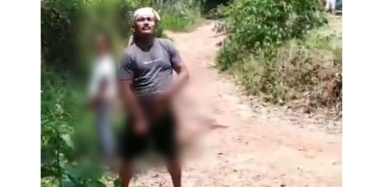 ವಿಟ್ಲ: ರಸ್ತೆ ವಿವಾದ : ಗೇಟಿಗೆ ಬೀಗ ಹಾಕಿದ್ದನ್ನು ವಿಚಾರಿಸಲು ಬಂದ ಮಹಿಳೆಗೆ ಚಡ್ಡಿ ಜಾರಿಸಿ ಗುಪ್ತಾಂಗ ತೋರಿಸಿದ ಪಂಚಾಯತ್ ಉಪಾಧ್ಯಕ್ಷ : ಪ್ರಕರಣ ದಾಖಲು..!!!