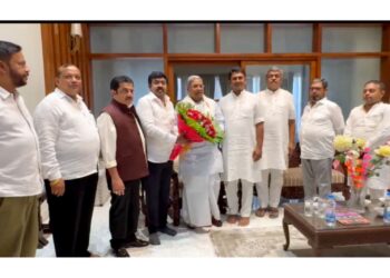 ಬಿ.ಕೆ.ಹರಿಪ್ರಸಾದ್ ನಿವಾಸಕ್ಕೆ ಸಿಎಂ ದಿಢೀರ್ ಭೇಟಿ..! : ಮಂಗಳೂರಿನಲ್ಲಿ ಸೌಹಾರ್ದ ನೆಲೆಸುವ ಕುರಿತು ಚರ್ಚೆ :ಕಾನೂನಿಗಿಂತ ದೊಡ್ಡವರು ಯಾರಿಲ್ಲ: ಸಿಎಂ ಸಿದ್ದರಾಮಯ್ಯ