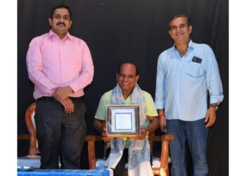 ತೆಲಿಕೆದ ಬೊಳ್ಳಿ ಅರವಿಂದ್ ಬೋಳಾರ್ ಇವರಿಗೆ ಮುಳಿಯ ಗೋಲ್ಡ್ ಅಂಡ್ ಡೈಮಂಡ್ ಕಡೆಯಿಂದ ಸನ್ಮಾನ..!!!