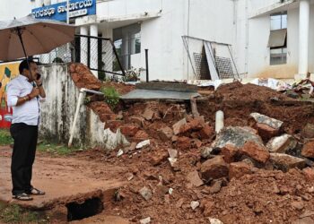 ಭಾರೀ ಮಳೆಯ ಹಿನ್ನೆಲೆ ಅಧಿಕಾರಿಗಳು ಅಲರ್ಟ್ ಆಗಿರುವಂತೆ ಶಾಸಕ ಅಶೋಕ್ ರೈ ಸೂಚನೆ…!!!