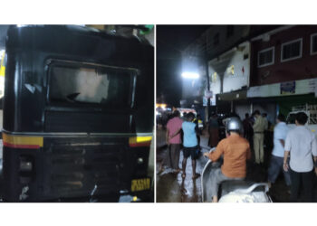 ಪುತ್ತೂರು : ನೆಲ್ಲಿಕಟ್ಟೆಯಲ್ಲಿ ಆಟೋ ರಿಕ್ಷಾದ ಗ್ಲಾಸ್ ಗೆ ಹಾನಿಗೊಳಿಸಿ ವಿಚಾರ – ಮಾತಿನ ಚಕಮಕಿ..!!!