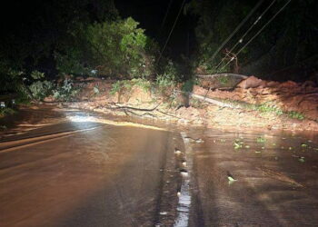 ಮಾರನಹಳ್ಳಿಯಲ್ಲಿ ಗುಡ್ಡ ಕುಸಿತ : ಶಿರಾಡಿ ಘಾಟ್ ರಸ್ತೆಯಲ್ಲಿ ವಾಹನ ಸಂಚಾರ ಬಂದ್..!!