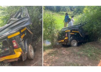 ಬೊಳಿಯಾರು ಕಾಡಾನೆ ದಾಳಿಗೆ ರಿಕ್ಷಾ ನಜ್ಜುಗುಜ್ಜು : ಪಾರಾದ ಚಾಲಕ..!!