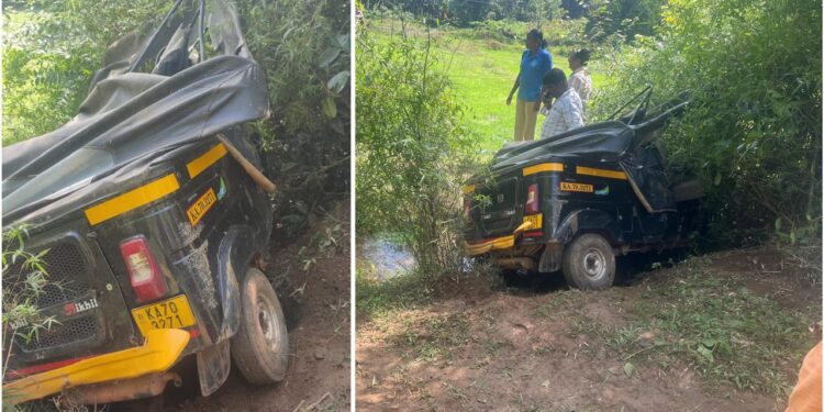 ಬೊಳಿಯಾರು ಕಾಡಾನೆ ದಾಳಿಗೆ ರಿಕ್ಷಾ ನಜ್ಜುಗುಜ್ಜು : ಪಾರಾದ ಚಾಲಕ..!!
