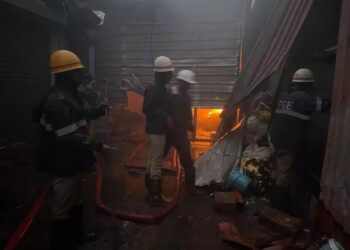 ಮಂಗಳೂರು: ಅಗ್ನಿ ಅವಘಡ: ಸುಟ್ಟು ಕರಕಲಾದ ಅಂಗಡಿಗಳು..!!