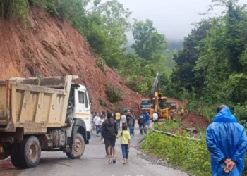 ಗುಡ್ಡ ಕುಸಿತ: ಶೃಂಗೇರಿ-ಮಂಗಳೂರು ರಸ್ತೆ ಸಂಚಾರ ಬಂದ್, ಪರ್ಯಾಯ ಮಾರ್ಗಗಳು ಹೀಗಿವೆ..!